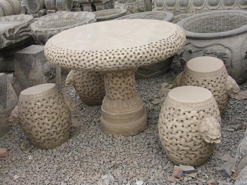 石桌