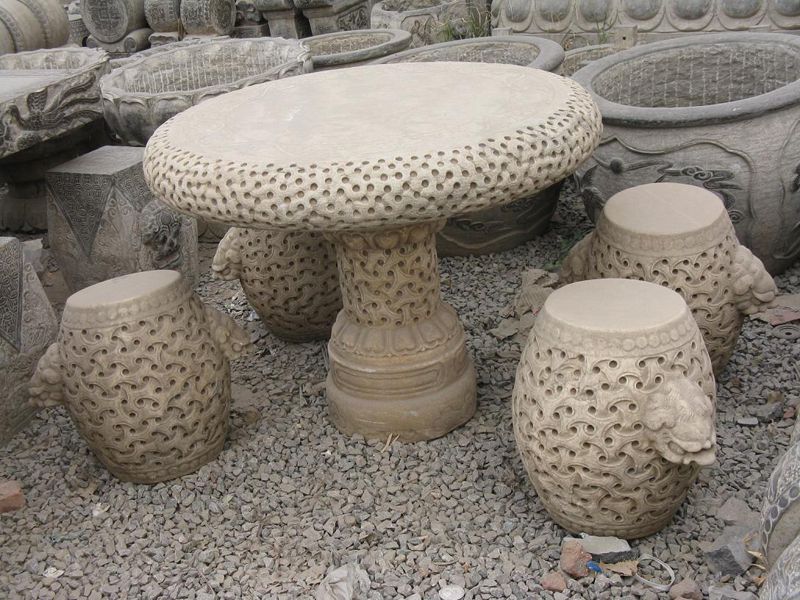石桌