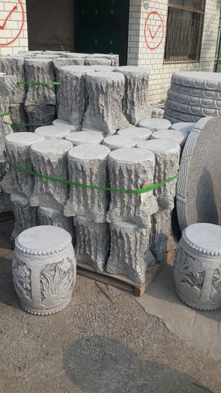 原生态石桌