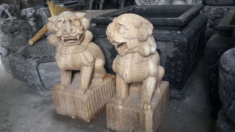 仿古石狮子
