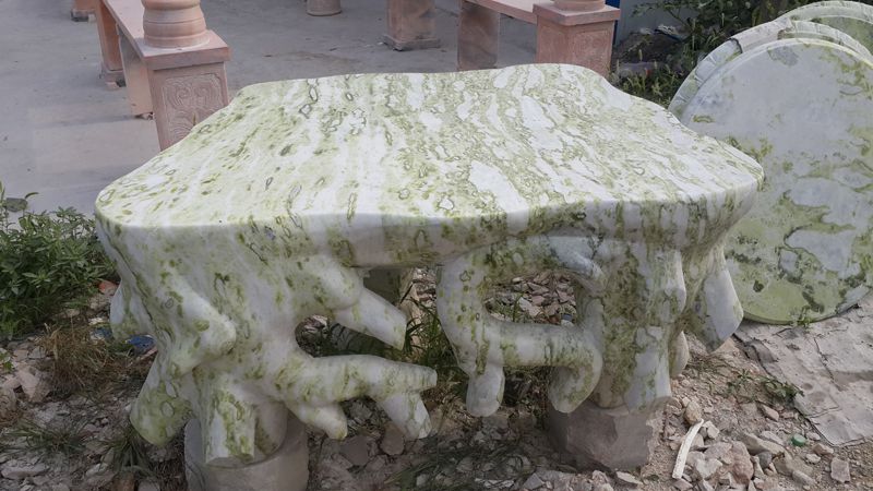 石桌